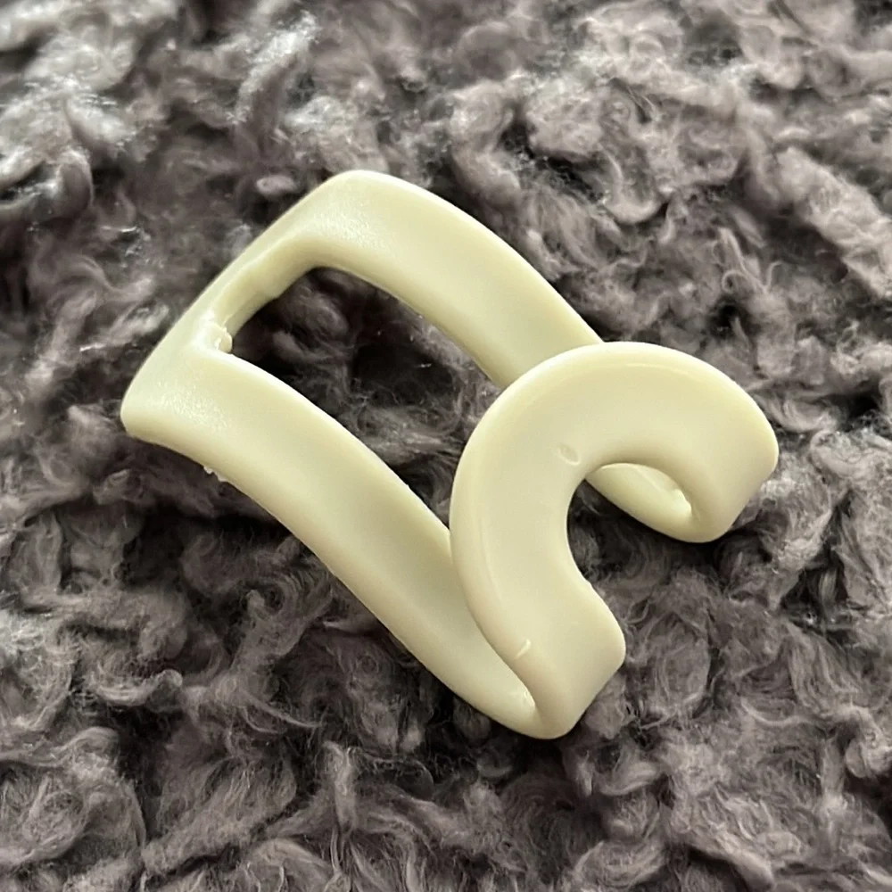 Plastic hanger hooks set of 15